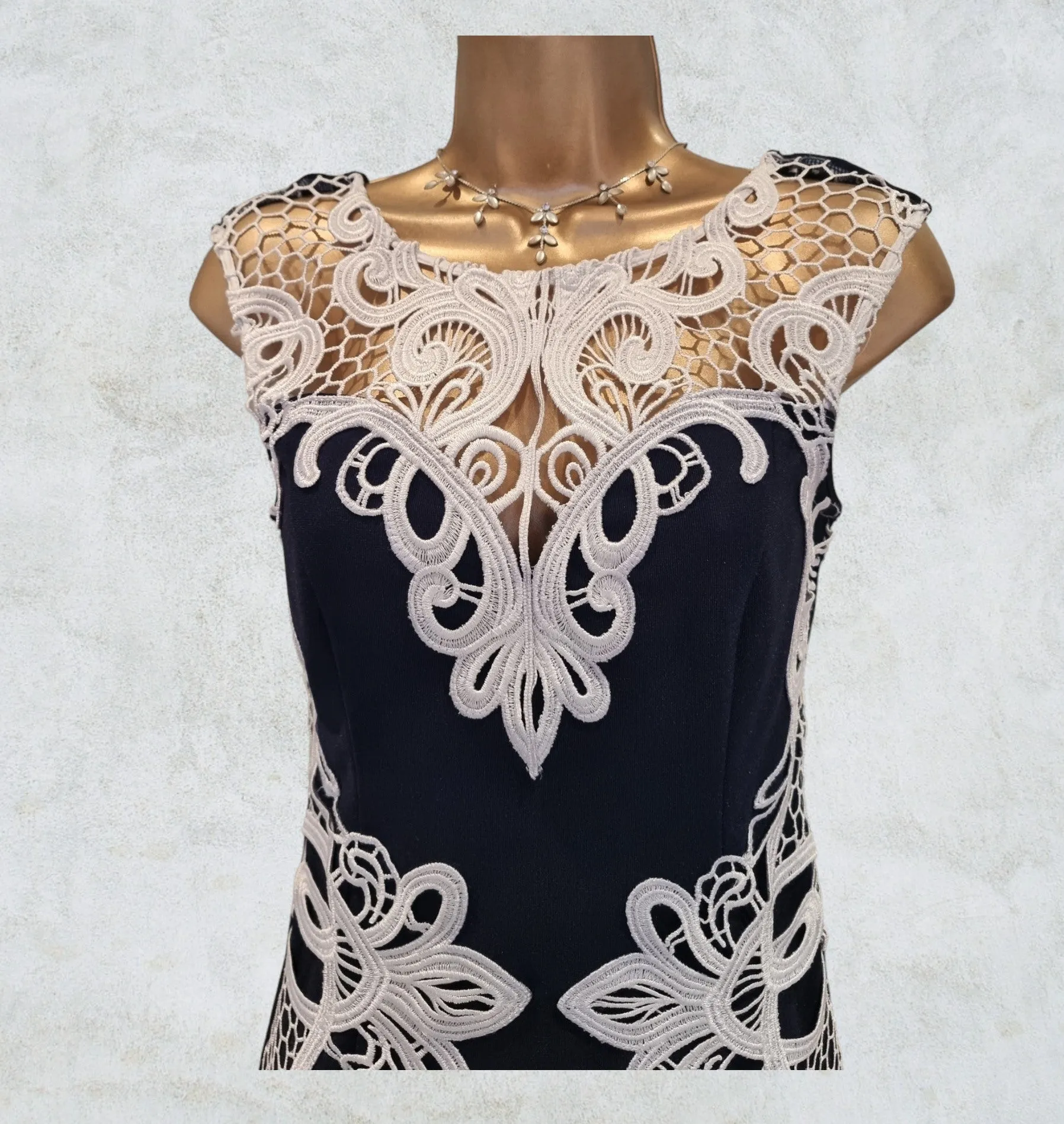 Lipsy London Womens Navy & White Cornelli Lace Trim Bodycon Dress UK 8 US 4 EU 36