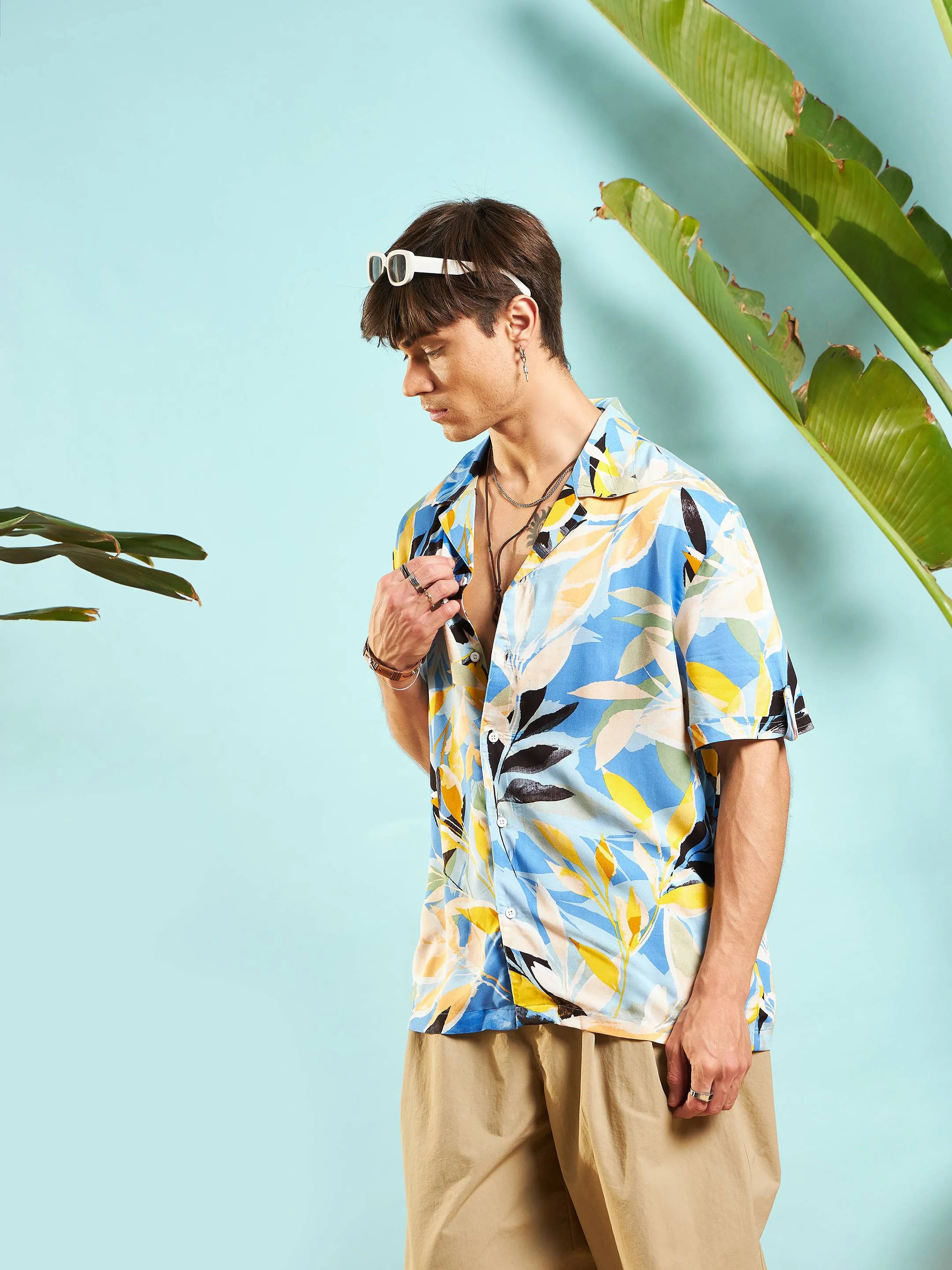 Men Blue Tropical Print Box Pleat Relax Fit Shirt